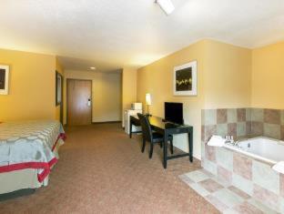Ramada By Wyndham Maggie Valley