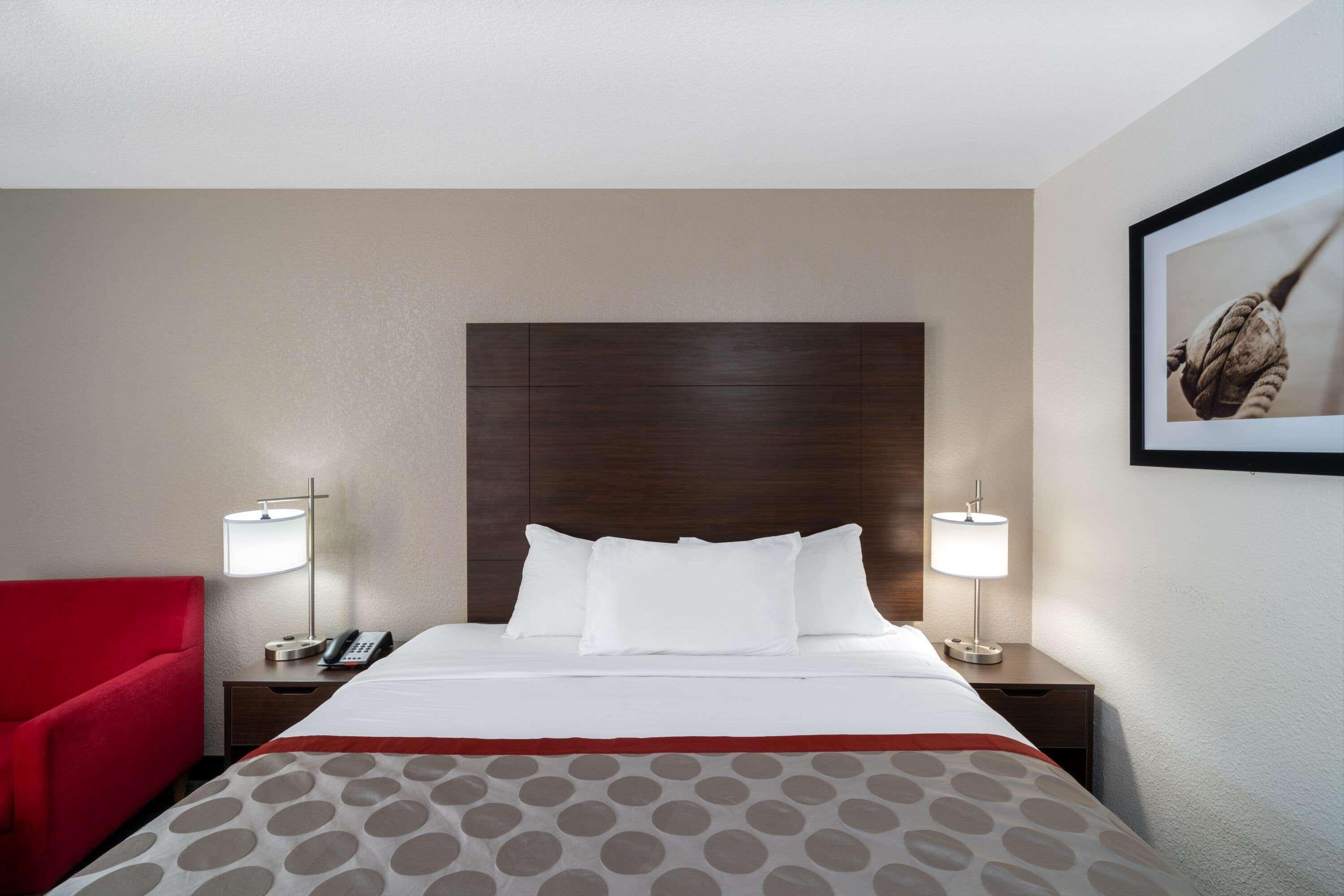 Ramada By Wyndham 2*